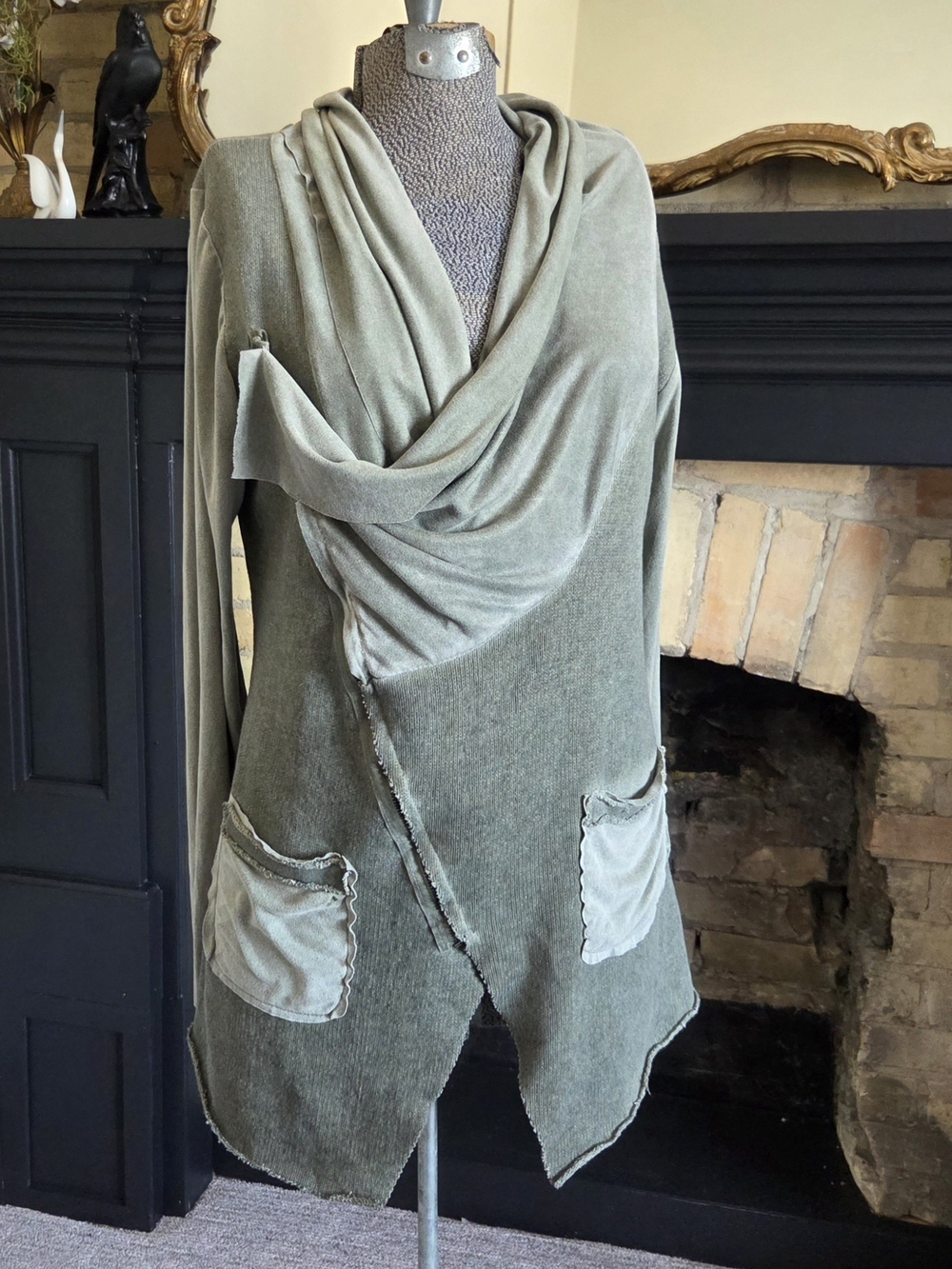 Bella Amore Light Gray Knit Cardigan with Black Tag